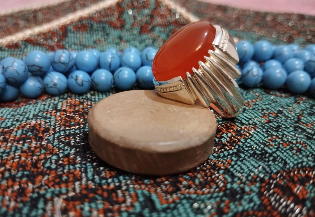 خرید عقیق یمنی بسیار درشت پرتقالی